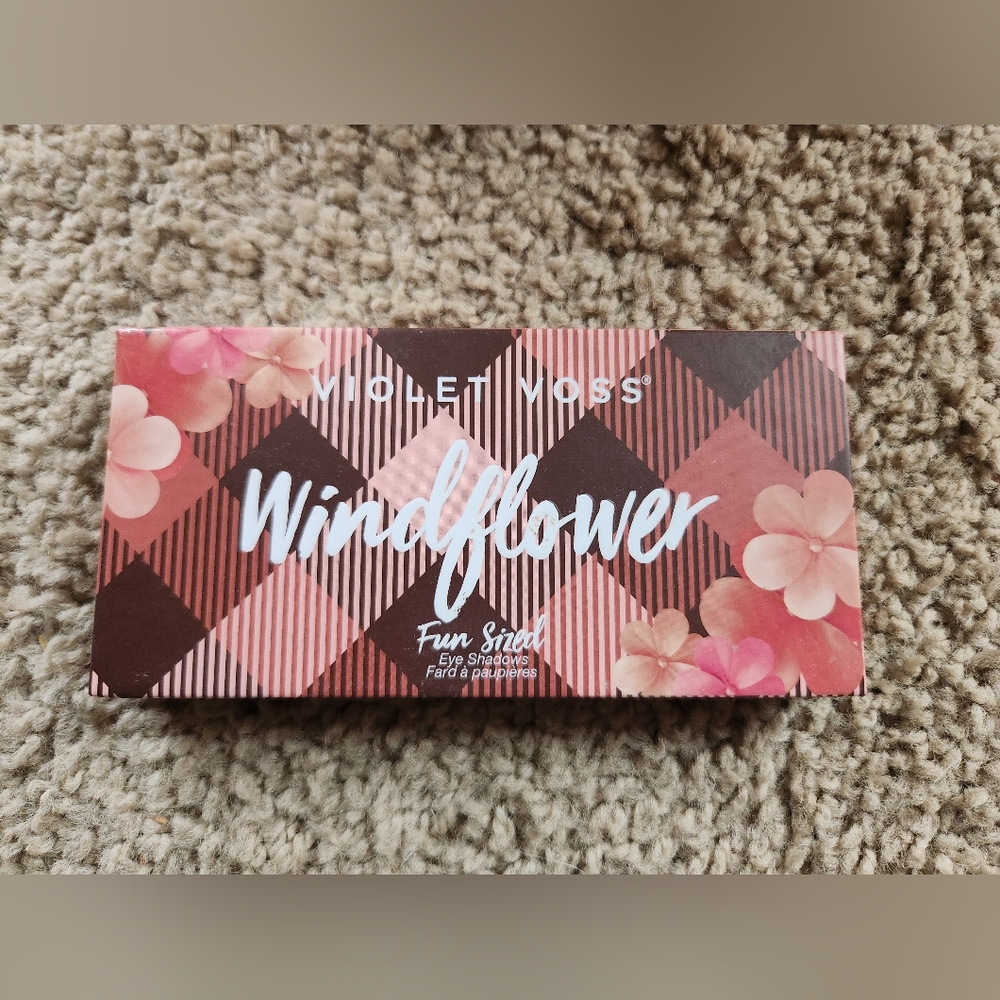 NWOT Violet Voss Windflower palette